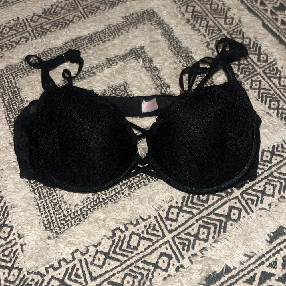 32B Victoria secret black lace bra